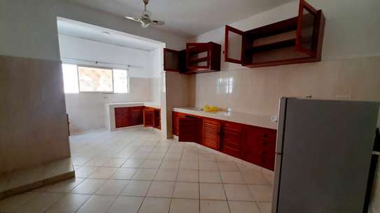 4 Bed House with En Suite in Shanzu image 9