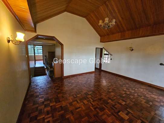 4 Bed House with En Suite in Rosslyn image 5