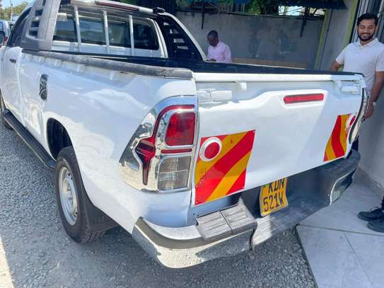 Toyota hilux single cab 2016model image 6