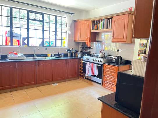 4 Bed Townhouse with Garden in Lavington image 7