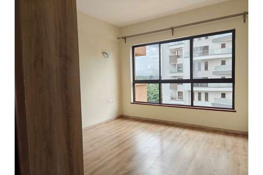 3 Bed Apartment with En Suite in Parklands image 9