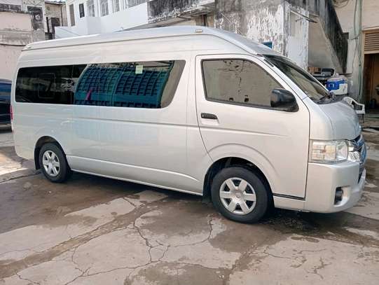 TOYOTA HIACE 9L COMMUTER 2019MODEL MANUAL DIESEL image 5