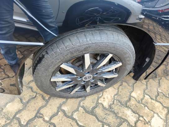Toyota Sienta Hybrid Black 2018 2wd image 8