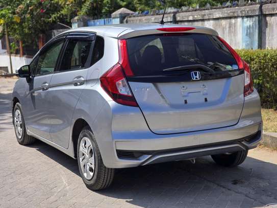 Honda Fit silver 2018 2wd image 13