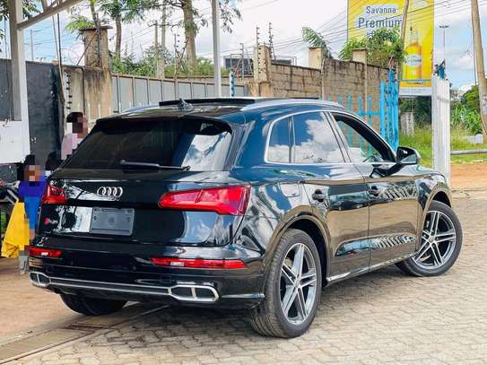 Audi SQ5 combines Black Color 2018 model image 5