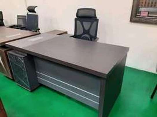 2m Executive desk image 2