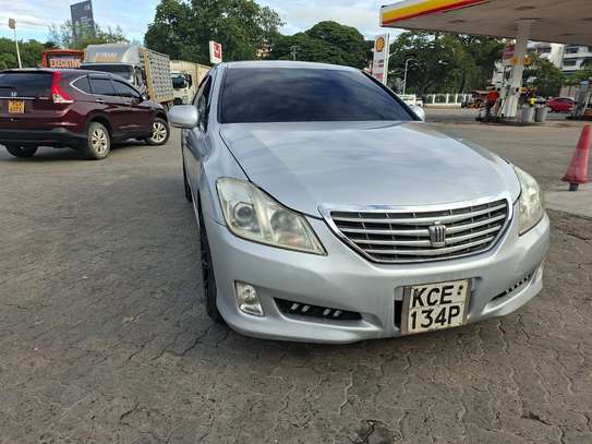 Toyota Crown image 5
