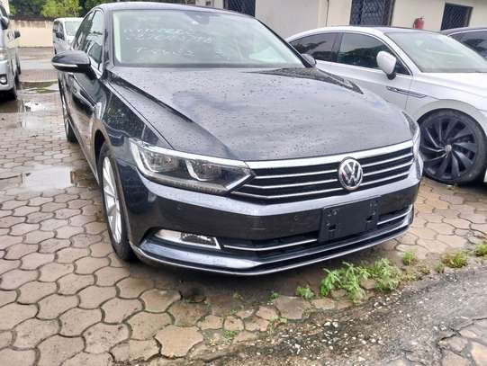 Volkswagen Passat 2018 model image 2