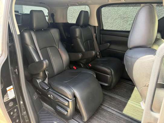 Alphard 2018 model image 6