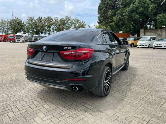 BMW X6 black image 2