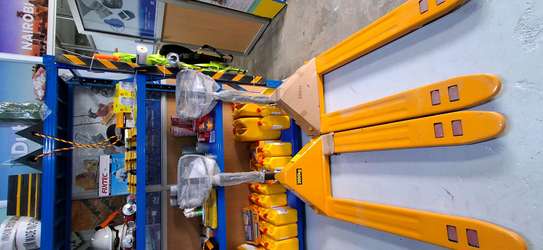 Pallet Truck – Heavy Duty Material Handling Equipment image 3