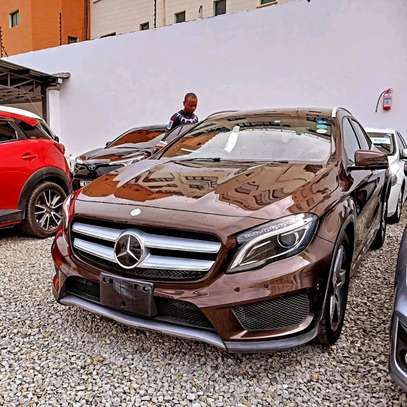 Mercedes Benz GLA250 brown 2018 image 2
