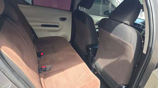 Toyota Aqua image 5