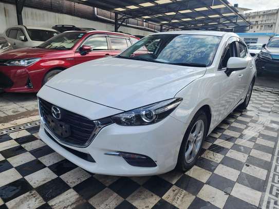 AXELA PETROL 2018MODEL image 2