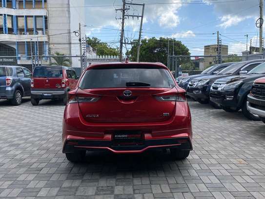 Toyota Auris (Red) image 2