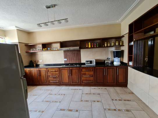 Furnished 3 Bed Apartment with Aircon in Nyali Area image 7