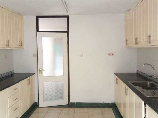 4 Bed Townhouse with En Suite in Kileleshwa image 14