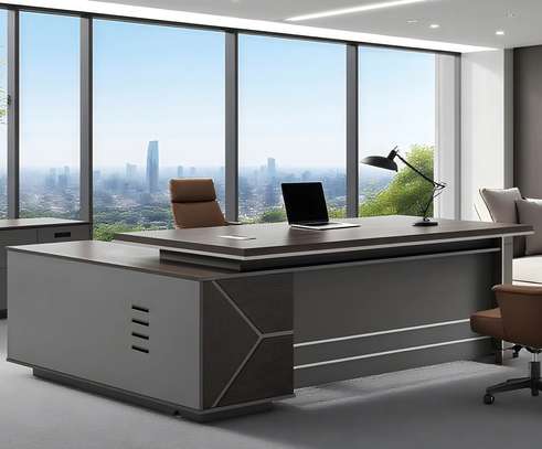 Office Desk: 1.8m  Luxurious Manager's Desk image 1