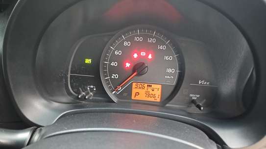 Toyota vitz 2011 image 5