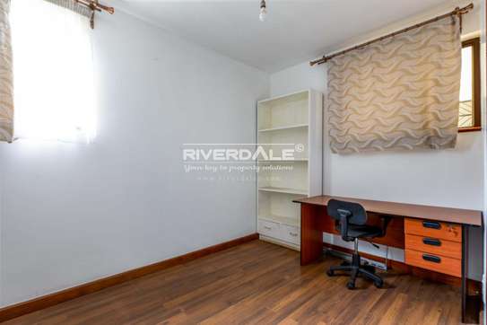 Furnished 3 Bed Apartment with En Suite in Parklands image 12