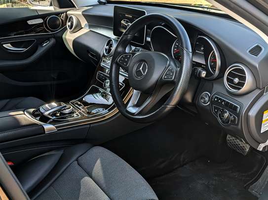 2016 Mercedes Benz C200 Avant-garde. Low mileage image 7