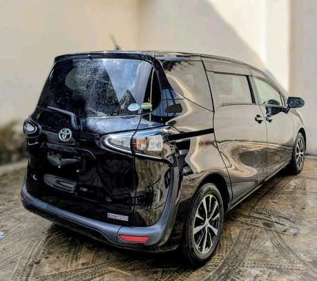 Toyota Sienta non hybrid 2018 black image 6