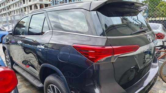 Toyota Fortuner petrol 2017 4wd image 8