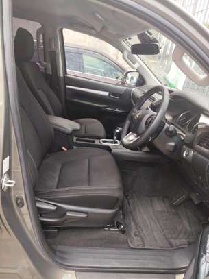 Toyota Hilux 4wd double cabin 2021 image 5