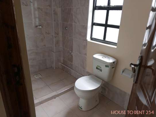 LUXURIOUS TWO BEDROOM MASTER ENSUITE TO LET image 11