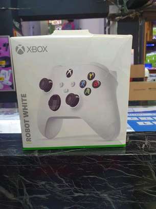 XBOX  ROBOT WHITE CONTROLLER image 3