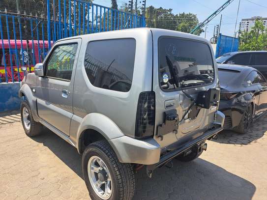 Suzuki jimny Sierra image 2