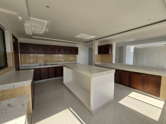 4 Bed Apartment with En Suite in Nyali Area image 17