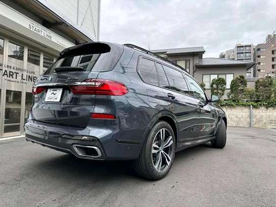 BMW X7 2020 model image 11