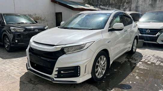 Honda vezel hybrid White 2019 4Wd image 3