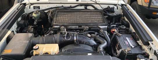 Toyota Land Rover image 3