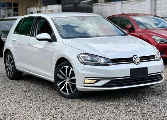 Volkswagen Golf MK7.5 white color 2019 model. image 2