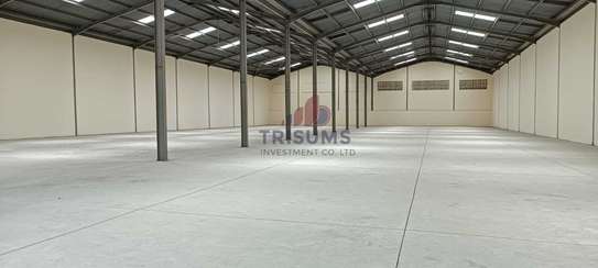 20,000 ft² Warehouse with Parking in Mombasa Road image 8