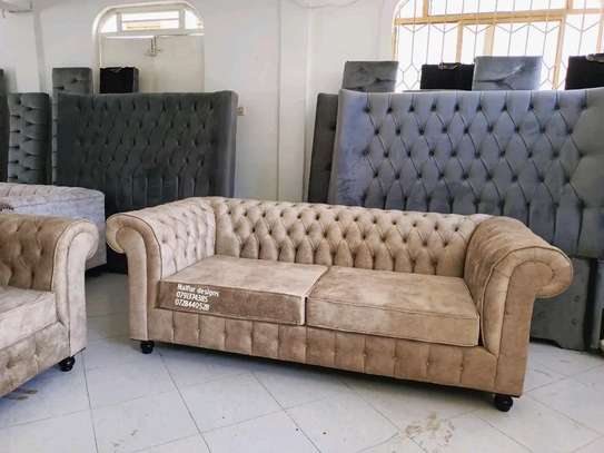 Modern brown three seater chesterfield sofa image 5