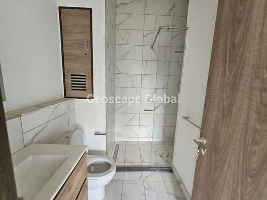 2 Bed Apartment with En Suite in Rosslyn image 1