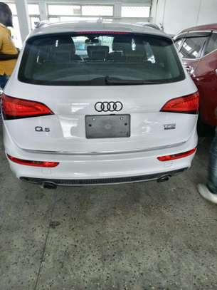 Audi Q5 pearl white image 8