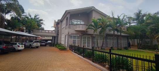 7 Bed House with En Suite at Nyari Estate image 10
