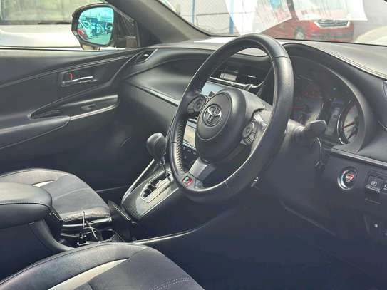 Toyota Harrier GR Black 2018 Sunroof image 8