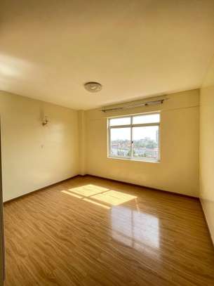 3 Bed Apartment with En Suite in Kilimani image 7