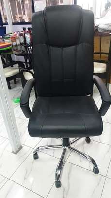 Executive orthopedic mesh chairs image 3
