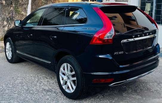 VOLVO XC60 image 11