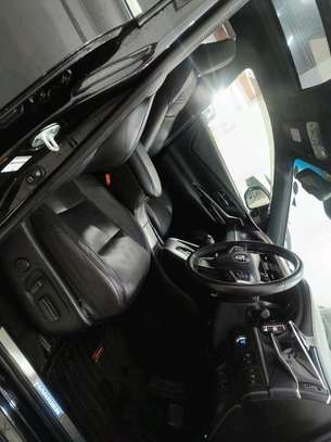 Toyota Harrier premium sport sunroof 2018 image 4