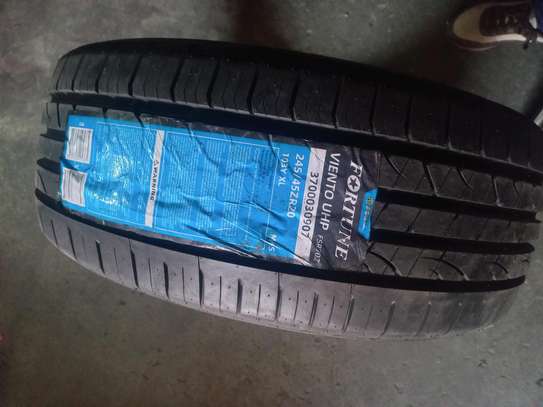 Tyre size 245/45r20 fortune tyres image 1