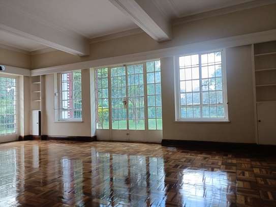 4 Bed House with En Suite in Rosslyn image 27