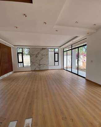 5 Bed Townhouse with En Suite at Lavington Green image 5