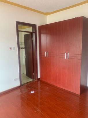 3 bedroom apartment master Ensuite available in kilimani image 7